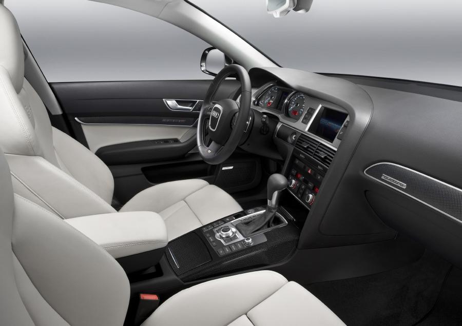 Интерьер Audi S6 Sedan (4F, C6) 2008 года  (фото 2 из 18)